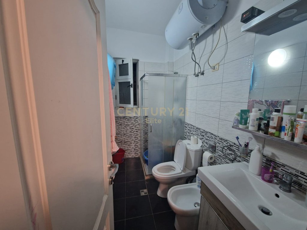 Apartment 1+1 for sale on Mine Peza street, Tirana.