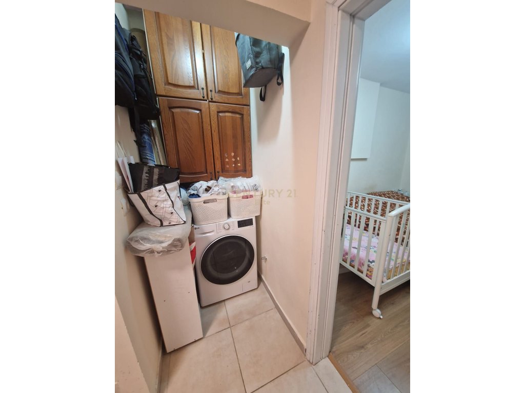 Apartment 1+1 for sale on Mine Peza street, Tirana.