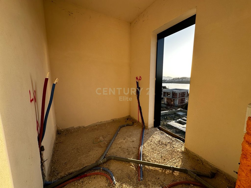 Villa for sale with a swimming pool near Lake Farka