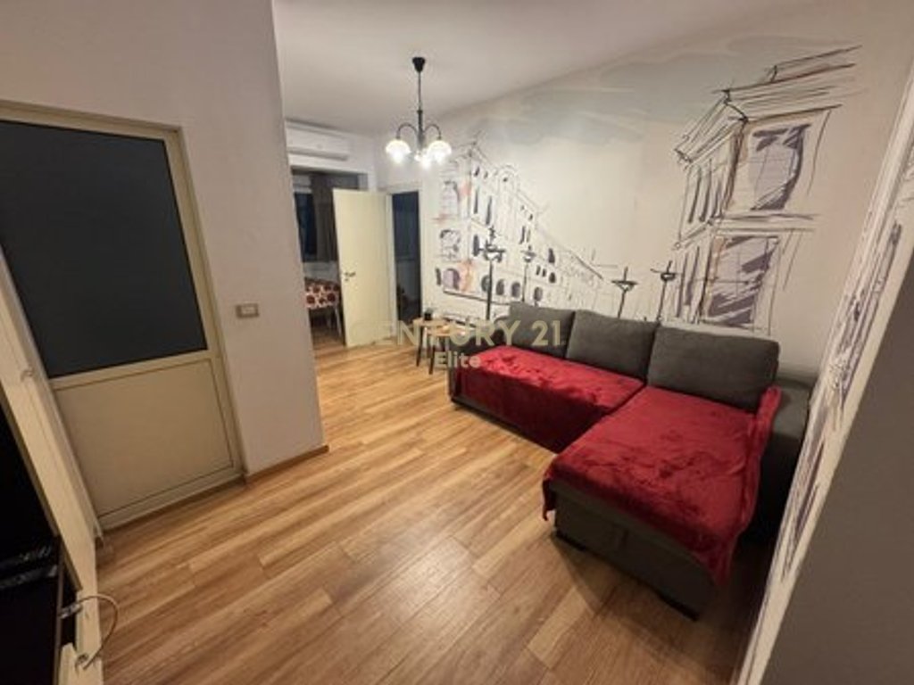 1+1 apartment for rent near 21 Dhjetori
