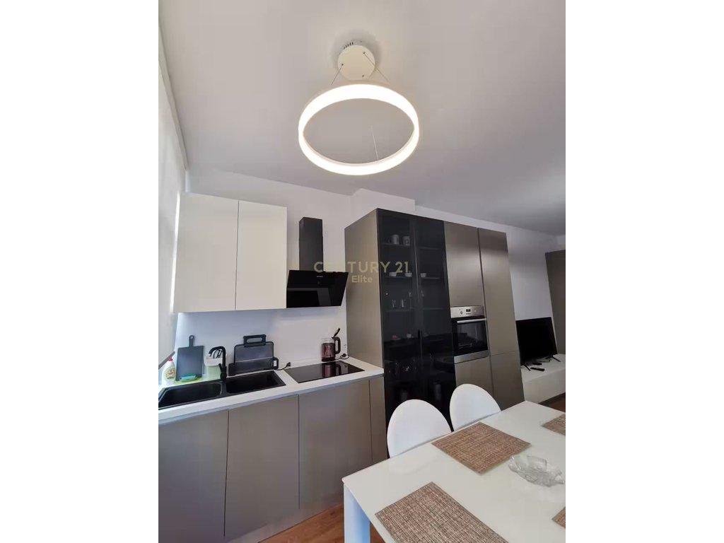 Apartment 2+1 with balcony for sale at Marina Bay, Vlorë – €170,000