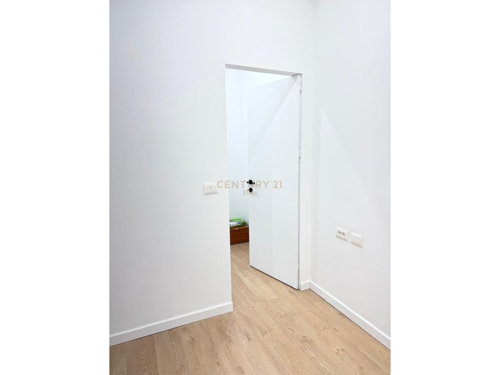 Commercial Space for Rent Near Skanderbeg Square (Center), Tirana – 600€ | 32 m²