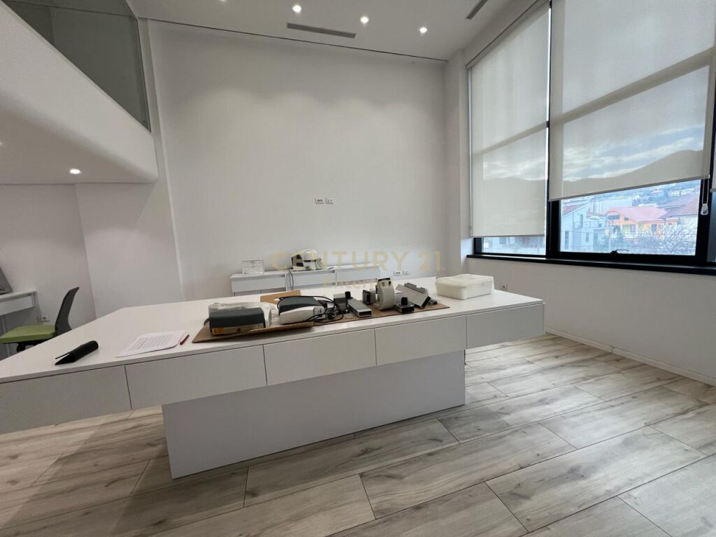 Commercial unit for sale at Tirana Golden Park opposite American 3