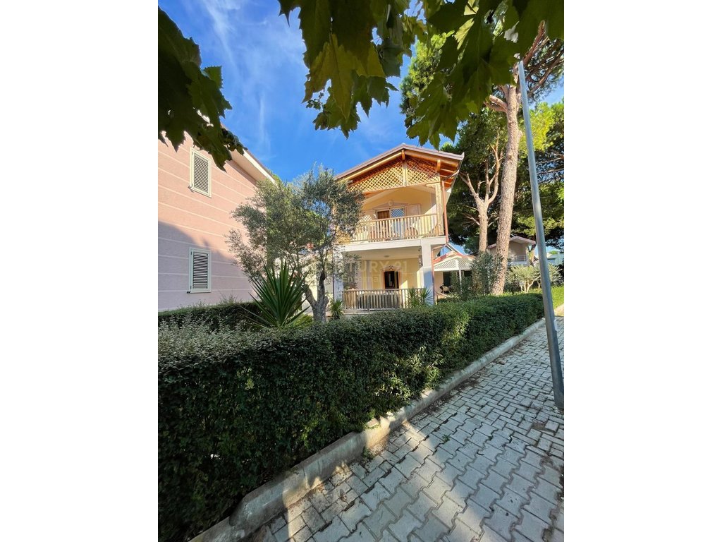Two-story villa for rent Lura 1 at Lalzi Bay