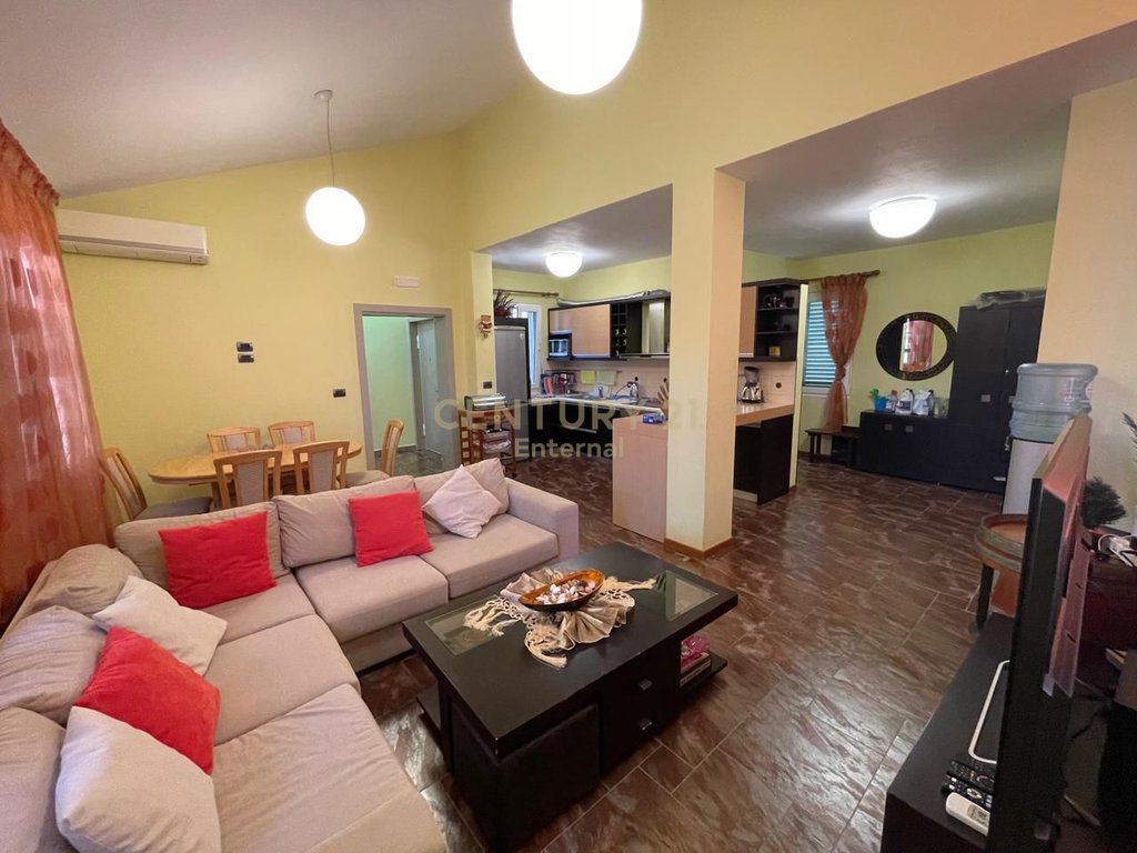 Two-story villa for rent Lura 1 at Lalzi Bay