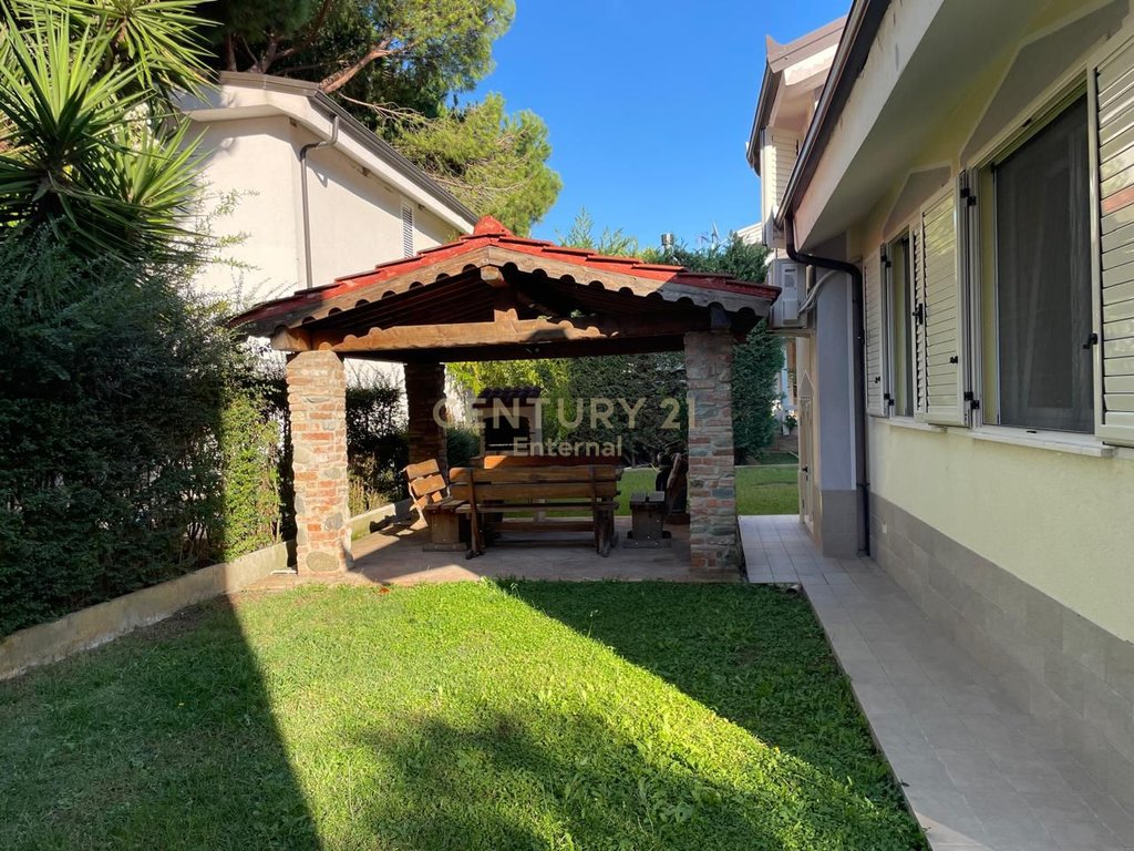 Two-story villa for rent Lura 1 at Lalzi Bay