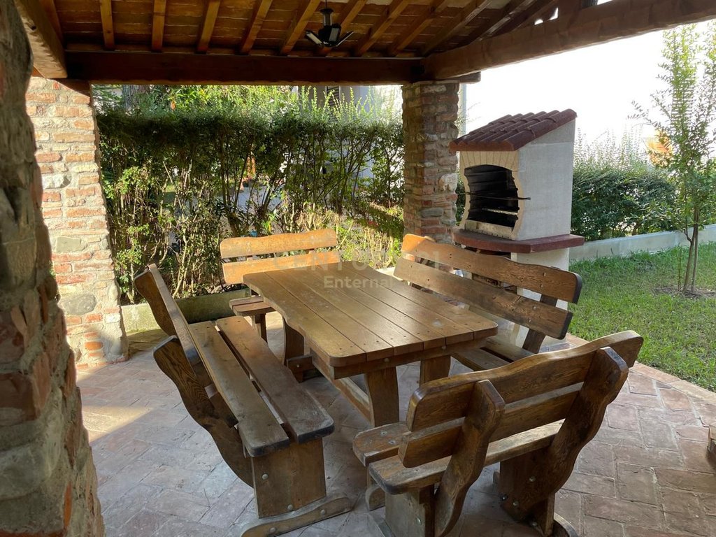 Two-story villa for rent Lura 1 at Lalzi Bay