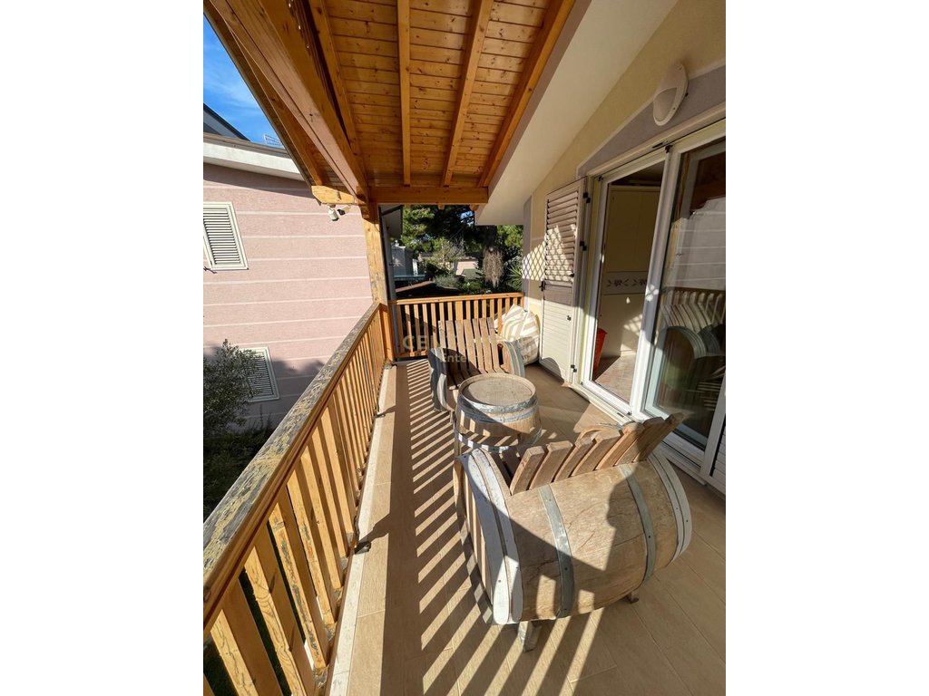 Two-story villa for rent Lura 1 at Lalzi Bay