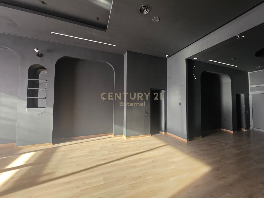 Unit for sale in Astir!