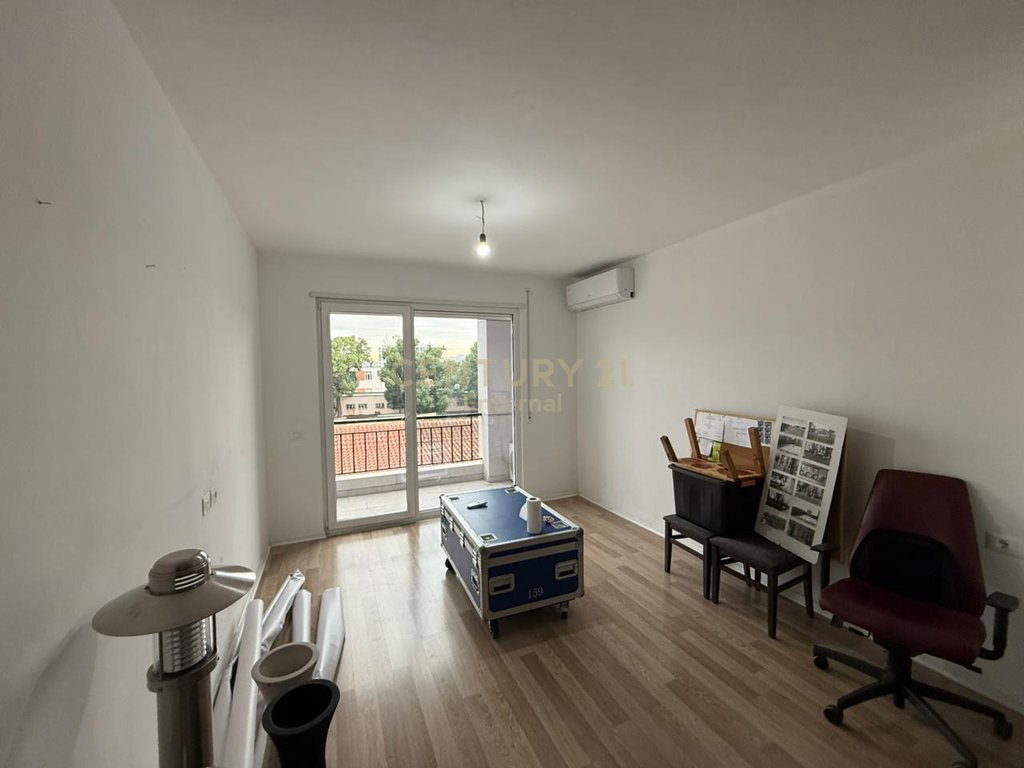 Apartment 2+1+2 for Office at United School