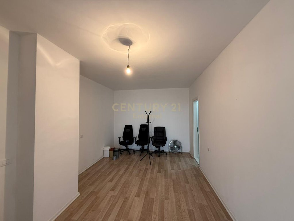 Apartment 2+1+2 for Office at United School