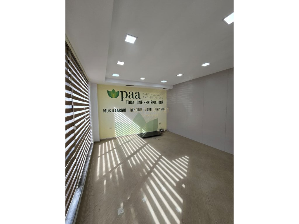 Commercial premises for sale at Pallati me Shigjeta