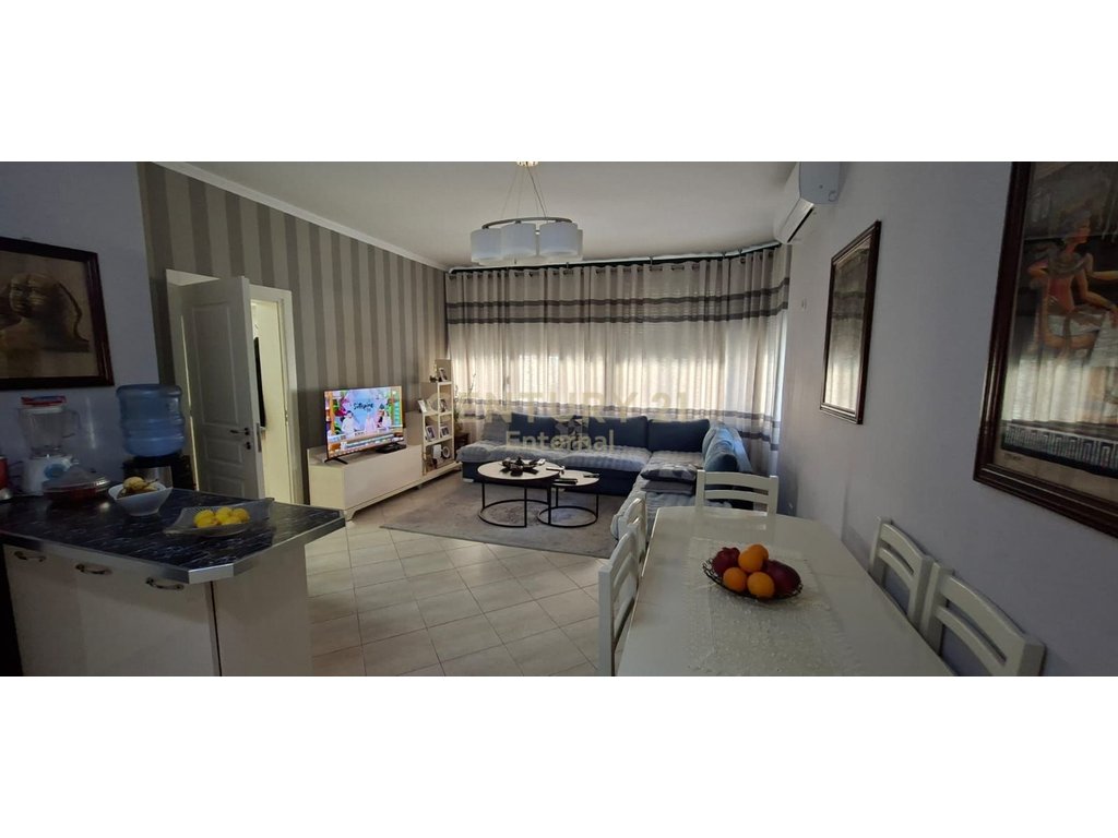 APARTMENT FOR SALE AT THE ENTRANCE OF THE DRY LAKE