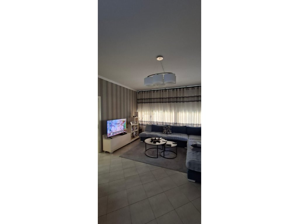 APARTMENT FOR SALE AT THE ENTRANCE OF THE DRY LAKE