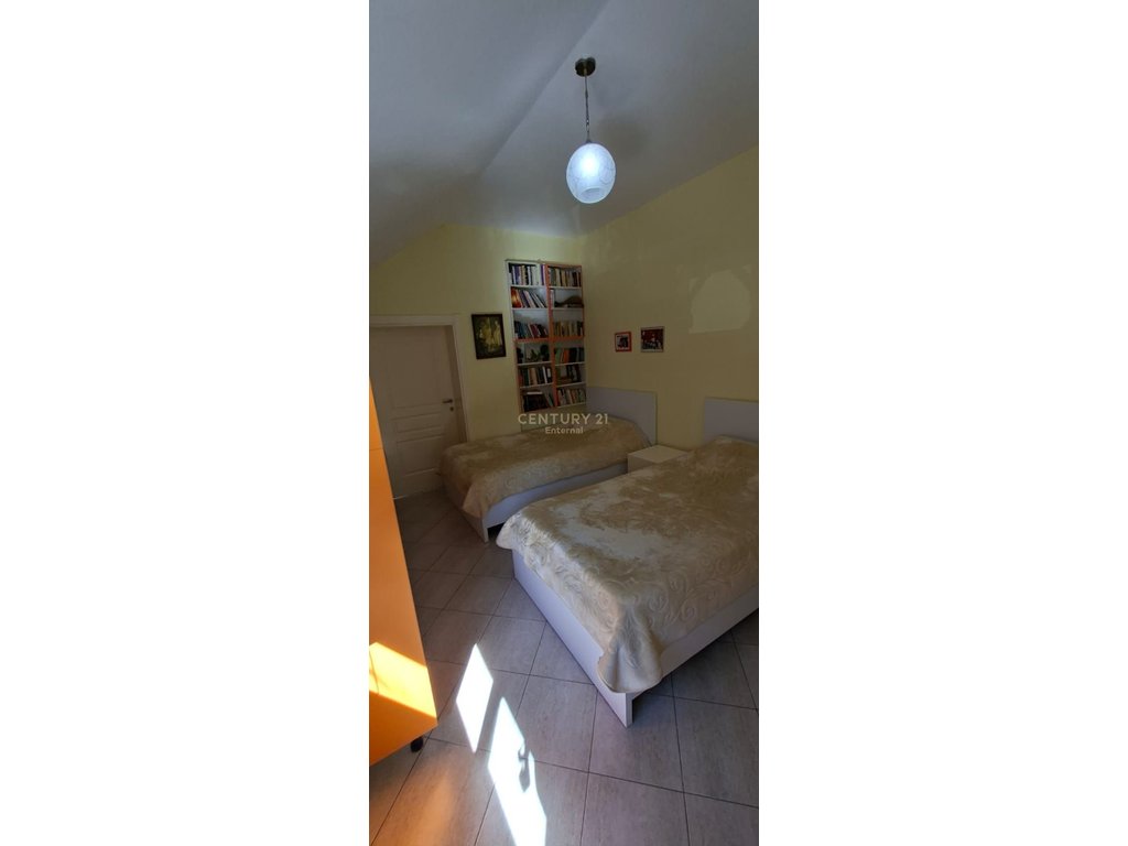 APARTMENT FOR SALE AT THE ENTRANCE OF THE DRY LAKE