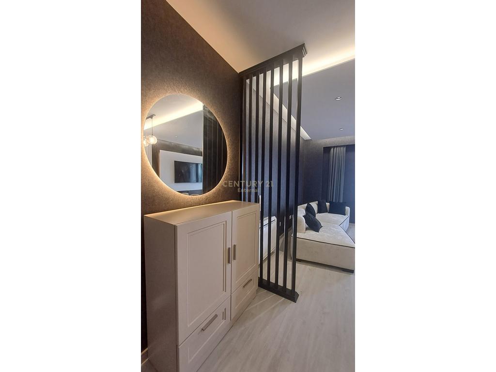 Luxury apartment 2+1+2 for rent at Garden Building