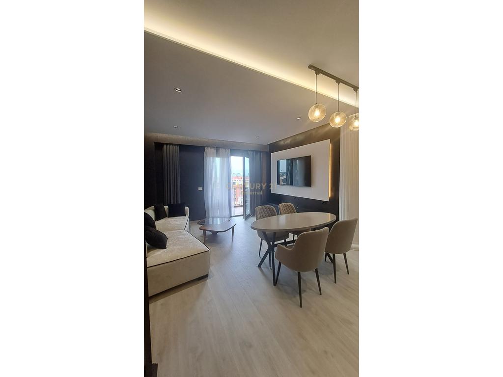 Luxury apartment 2+1+2 for rent at Garden Building