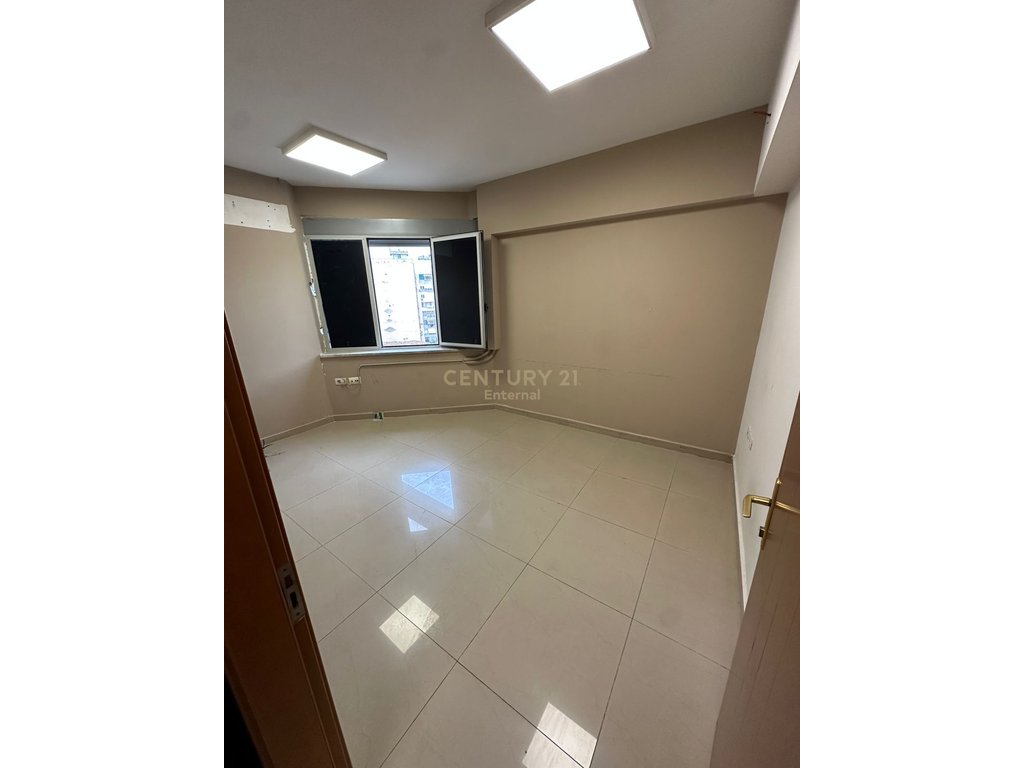 Halili Complex - 300m2 Commercial Space for Rent