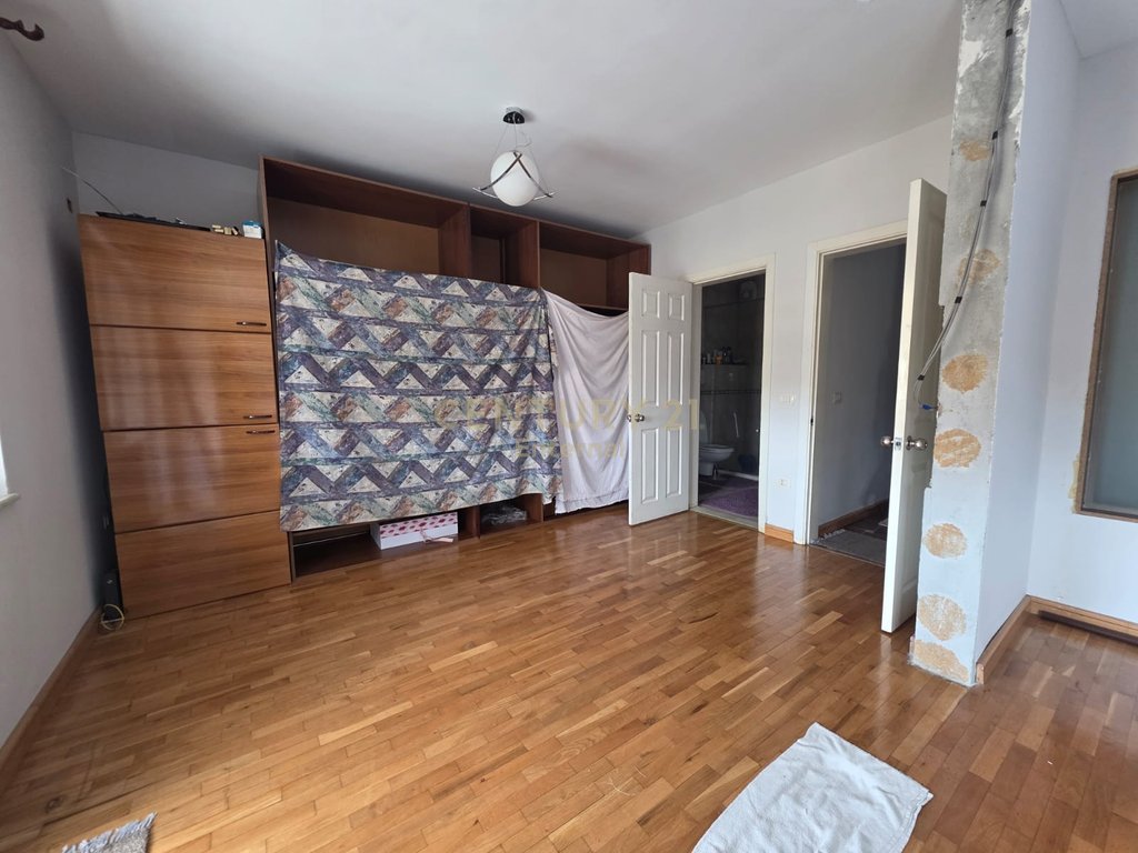 Apartment 3+1+2 for sale in Lapraka, 'Gin Tash' complex