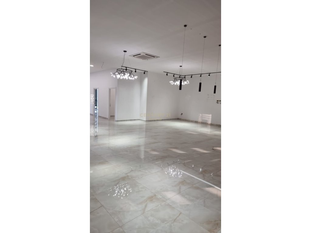 Commercial Unit for Rent at Pharmacy 10