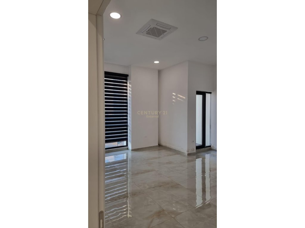 Commercial Unit for Rent at Pharmacy 10