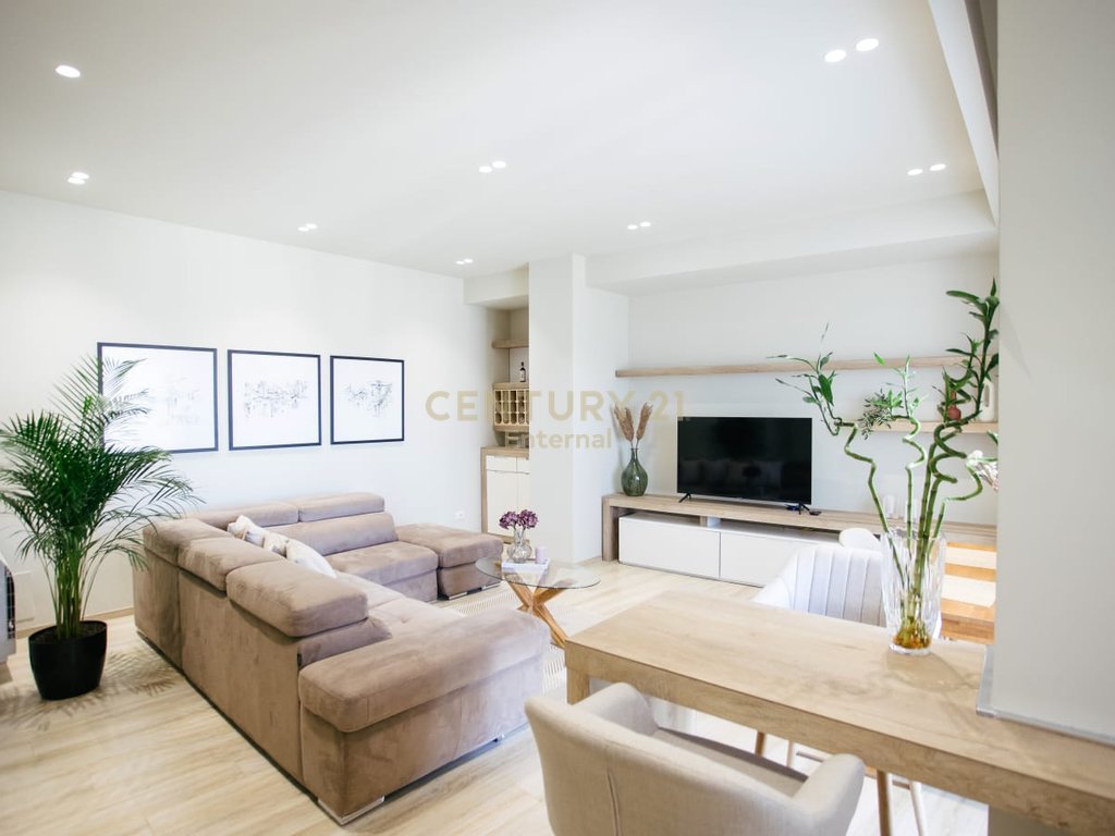 2+1 Apartment for Rent at Park Gate, Elasan Street