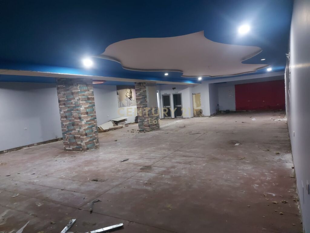 AMBIENT FOR SALE IN DURRES BEACH 304.2 m2!