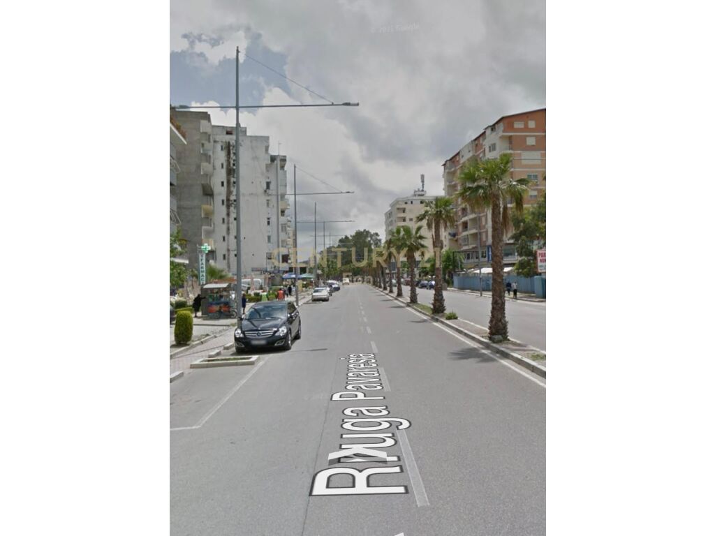 COMMERCIAL ENVIRONMENT FOR SALE IN THE BEACH, ILYRIA!