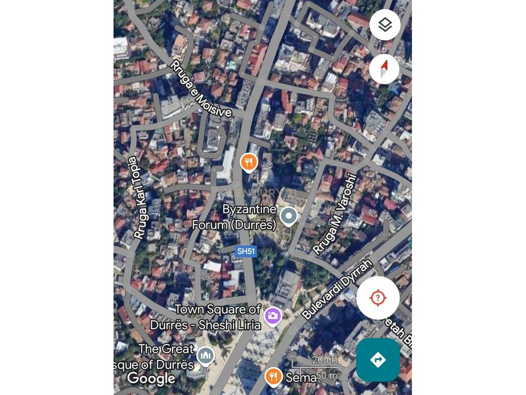 Land for Sale with Building Plot in the Center