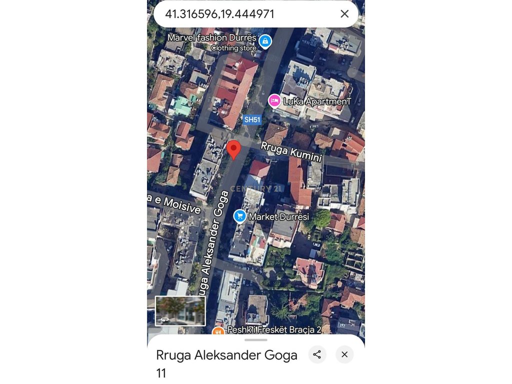 Land for Sale with Building Plot in the Center