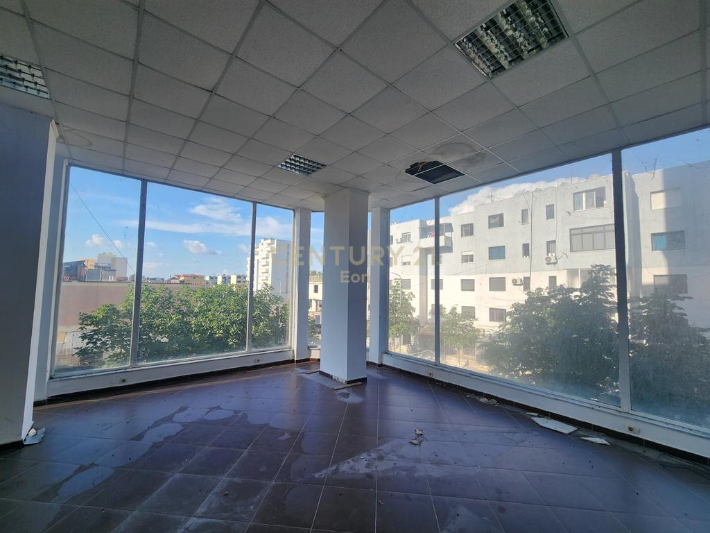 Business premises for rent near the Hospital, Durrës.