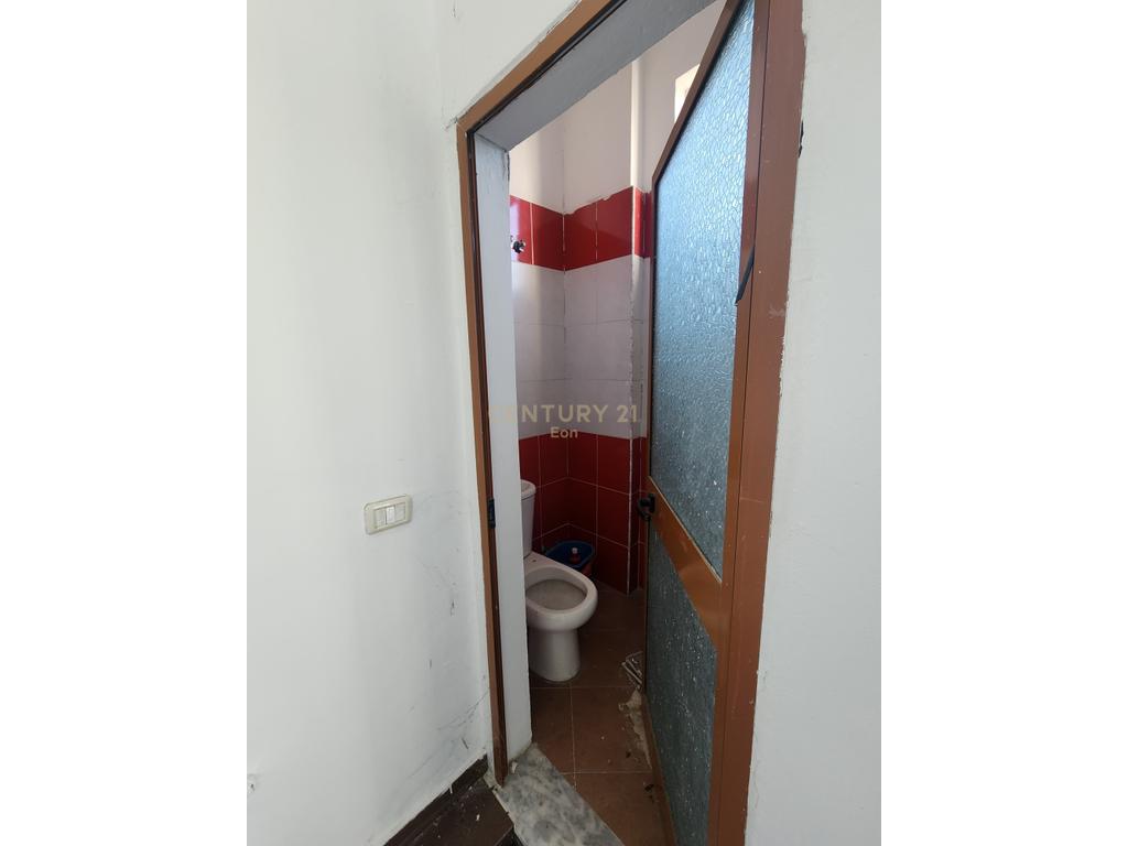 Business premises for rent near the Hospital, Durrës.