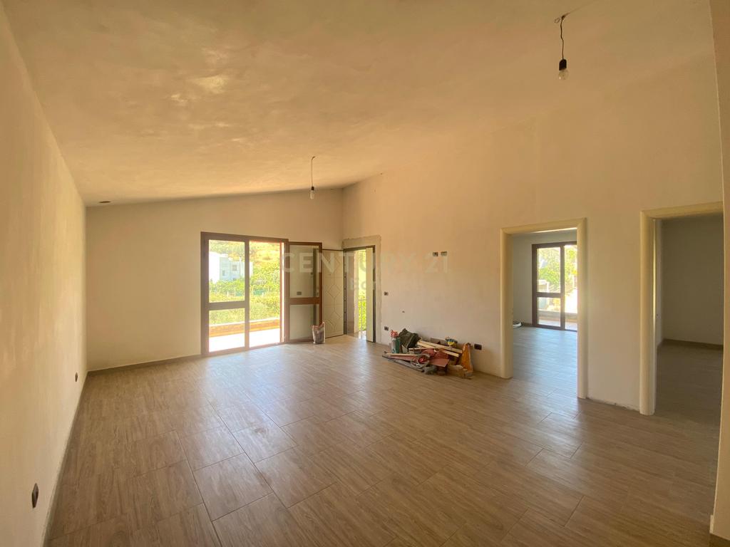 SUPER VILLA FOR SALE IN THE SPITALLE AREA, DURRES !!
