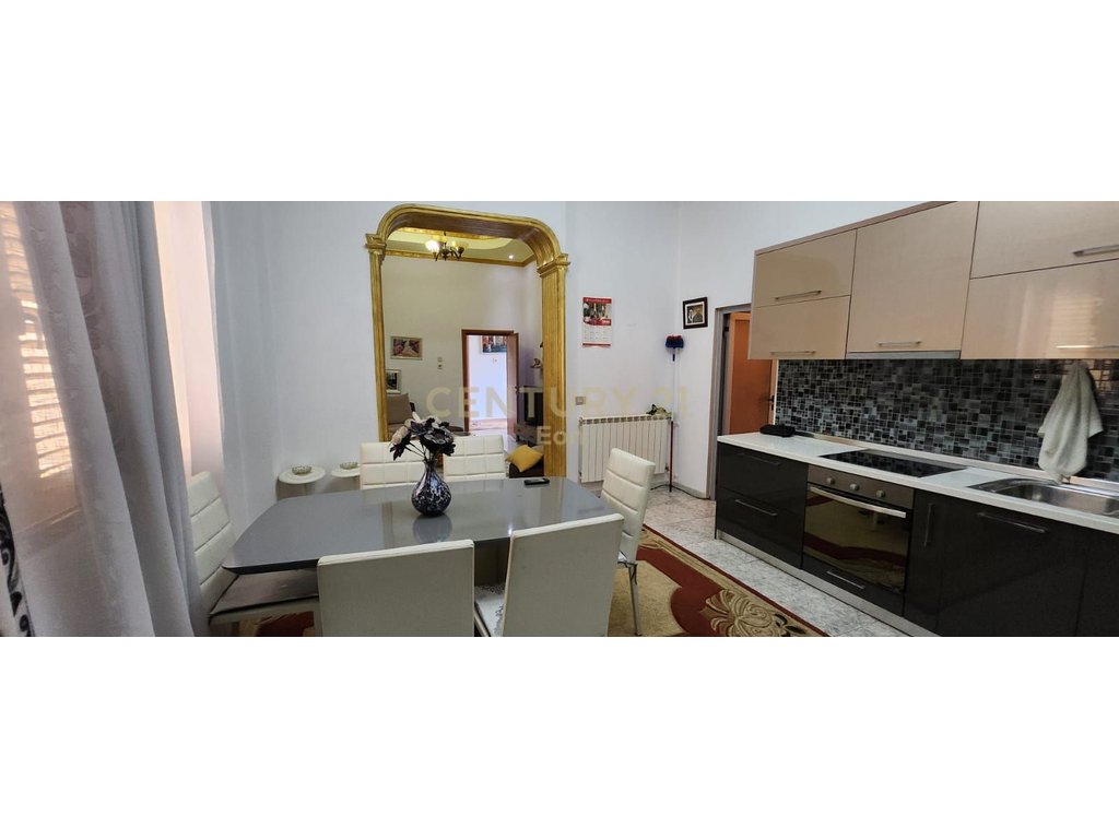 2+1 Apartment for Rent in the Center of Durrës!