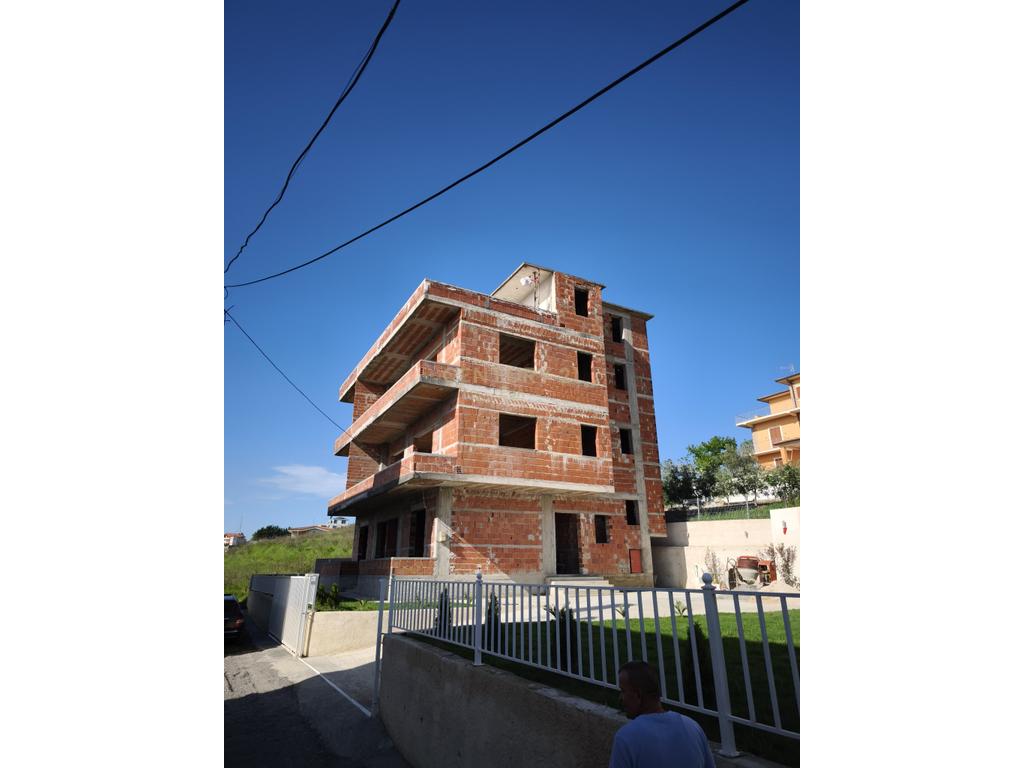 4-STOREY BUILDING FOR SALE – HIGH POTENTIAL INVESTMENT IN PLEPA, DURRËS!