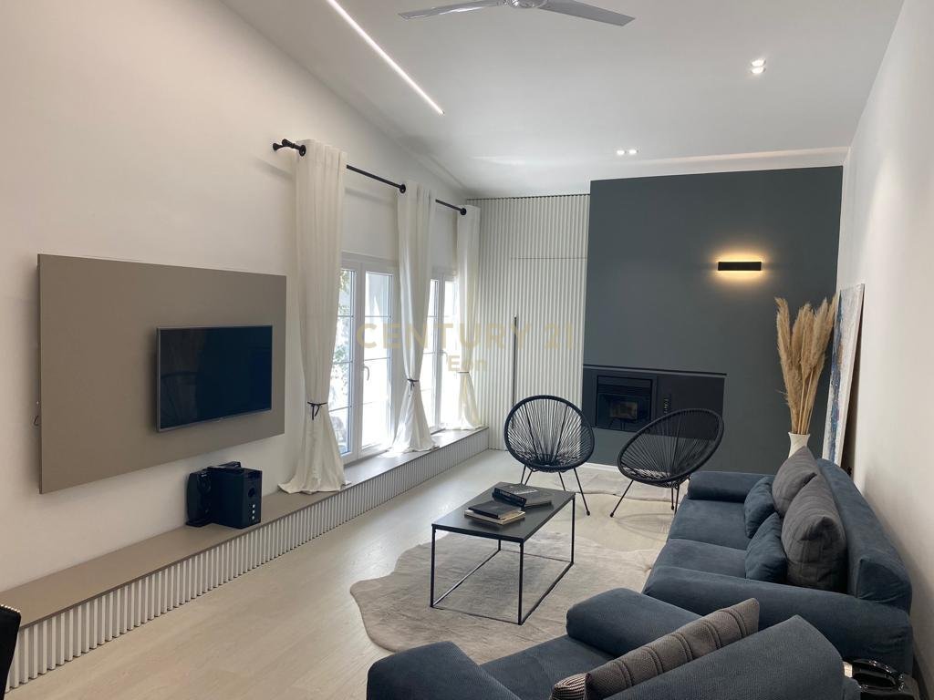 SUPER VILLA FOR SALE IN DURRES, IN NEIGHBORHOOD 6!