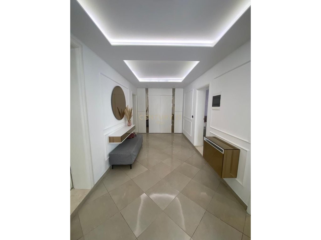 SUPER VILLA FOR SALE IN DURRES, IN NEIGHBORHOOD 6!