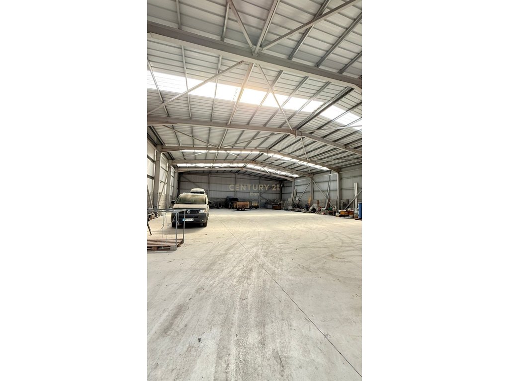 WAREHOUSE FOR RENT 630M2, IN ROMANAT!
