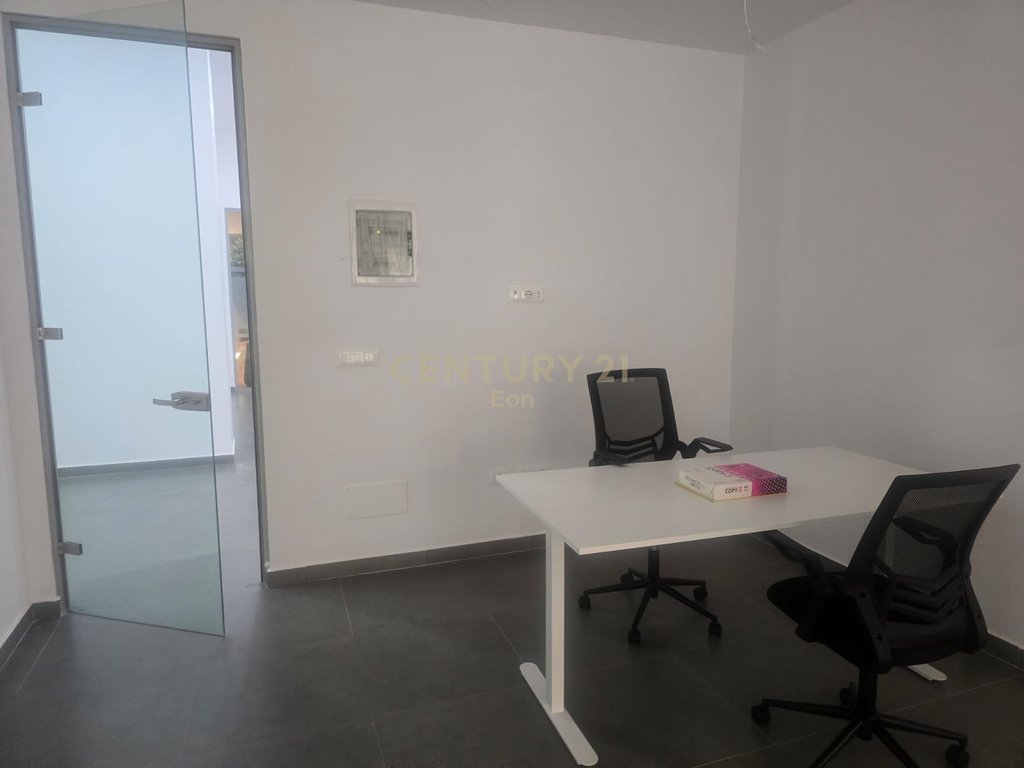 Room for rent in the center of Durrës!