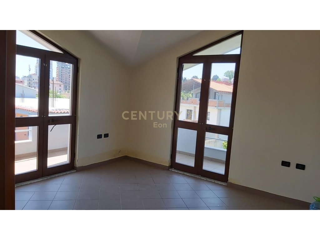 3-STOREY VILLA FOR SALE IN SPITALLE!