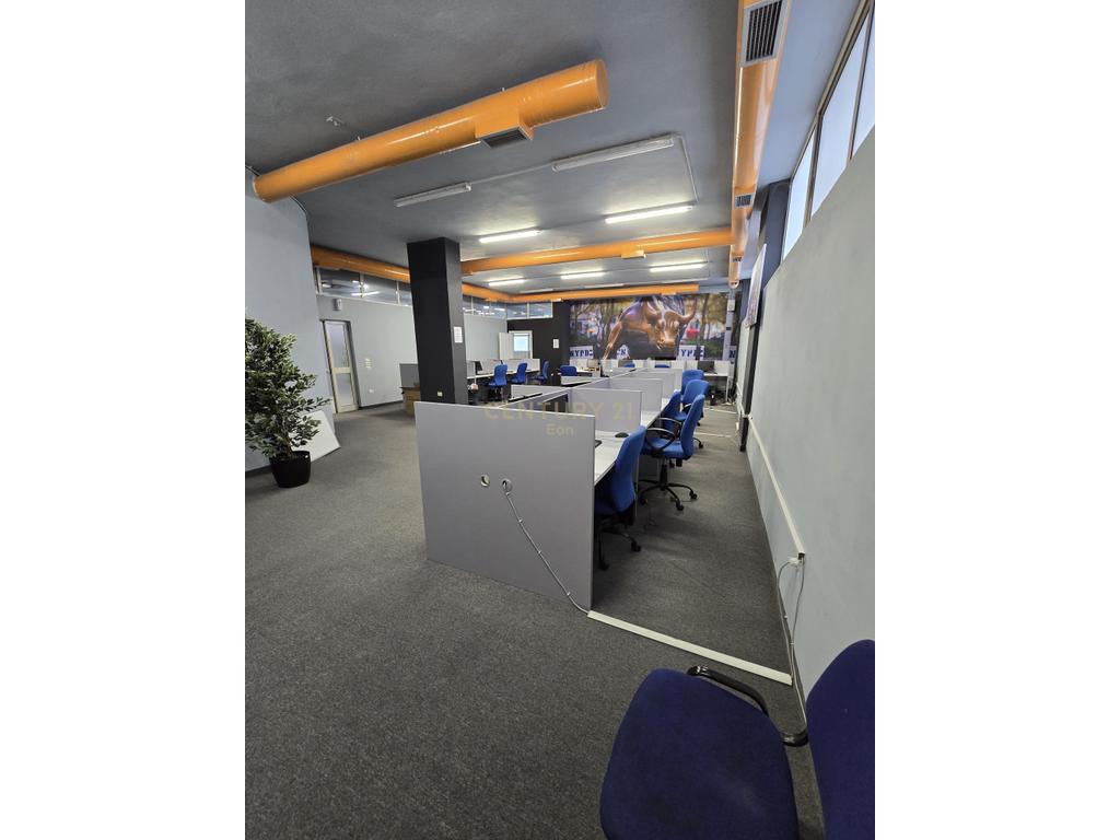 Commercial space for sale in Durrës, near Mujo Ulqinaku Street (1200 Euro/m2)!