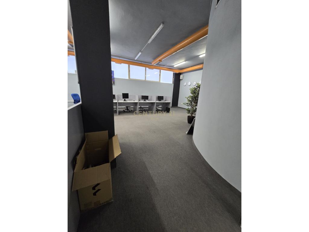 Commercial space for sale in Durrës, near Mujo Ulqinaku Street (1200 Euro/m2)!