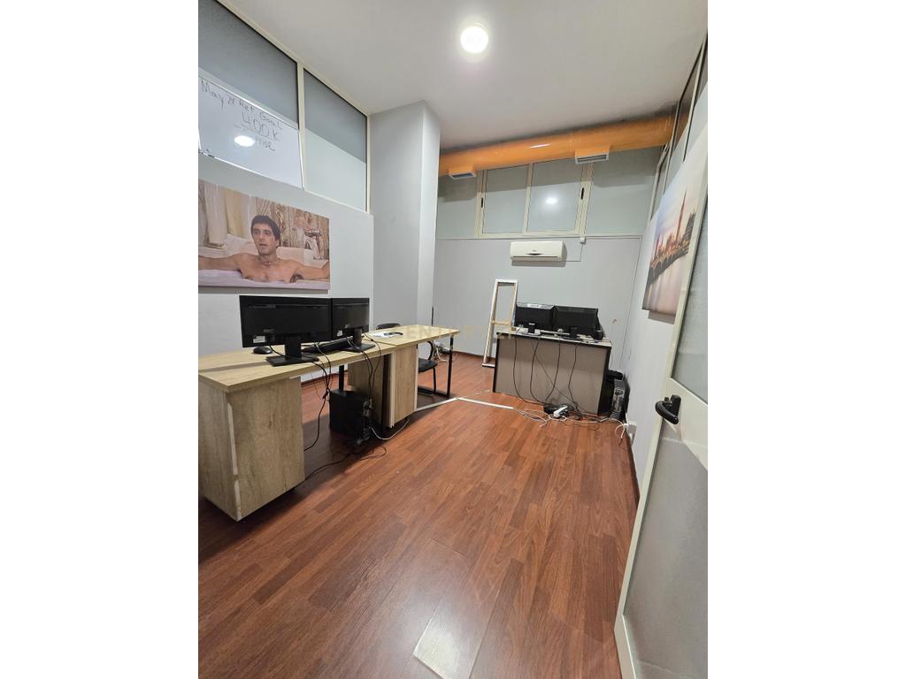 Commercial space for sale in Durrës, near Mujo Ulqinaku Street (1200 Euro/m2)!