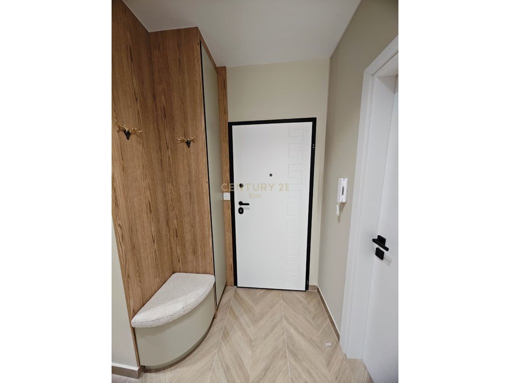 1+1 Apartment for Rent near the Prefecture, Durres!