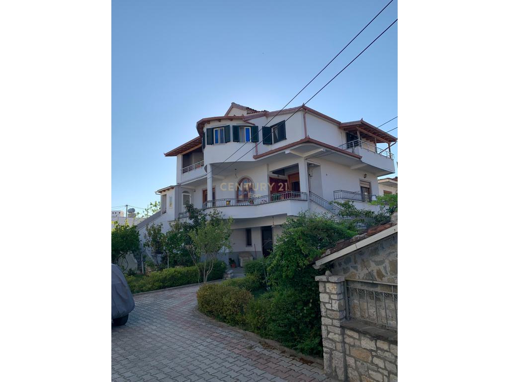 3-STOREY VILLA FOR SALE IN NEIGHBORHOOD 17, DURRES!