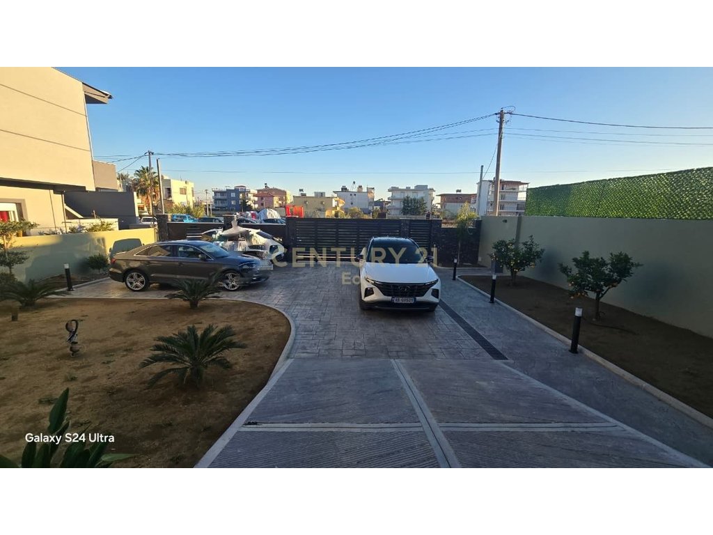 SUPER VILLA FOR SALE, FORMER MARSH, DURRES 325M2!