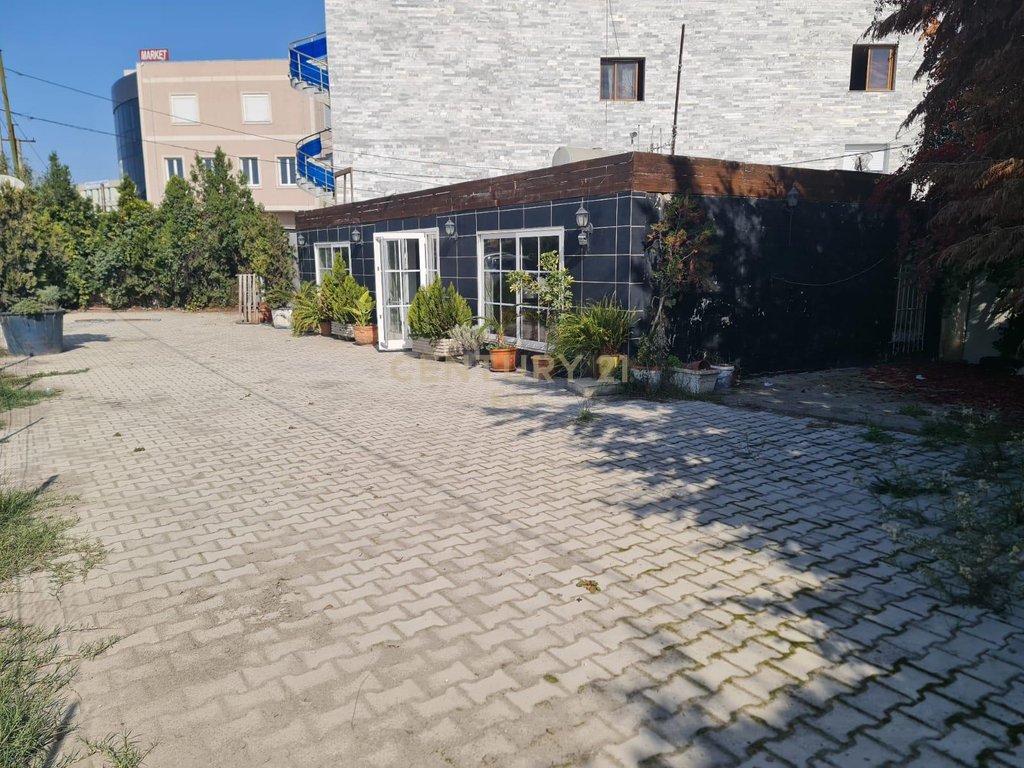 SHITET SUPER AMBIENT BIZNESI NE RRUGEN KRYESORE NE SHKOZET!