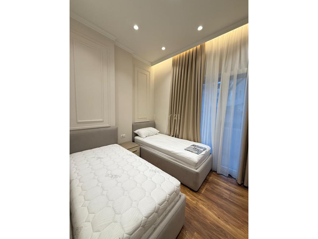 2+1 Apartment for Rent on the Main Boulevard, Durrës!