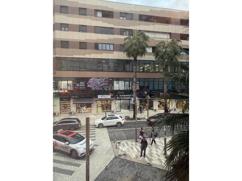 2+1 Apartment for Rent on the Main Boulevard, Durrës!