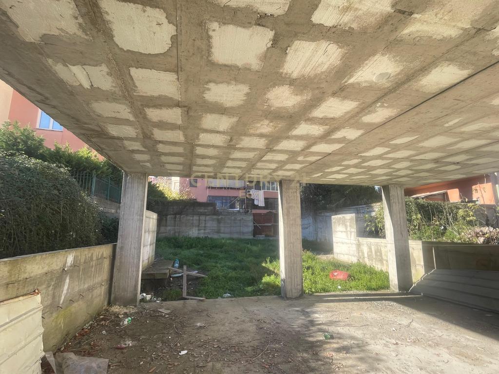 Land for Sale with Building Permit on Kumini Alley, Durrës!